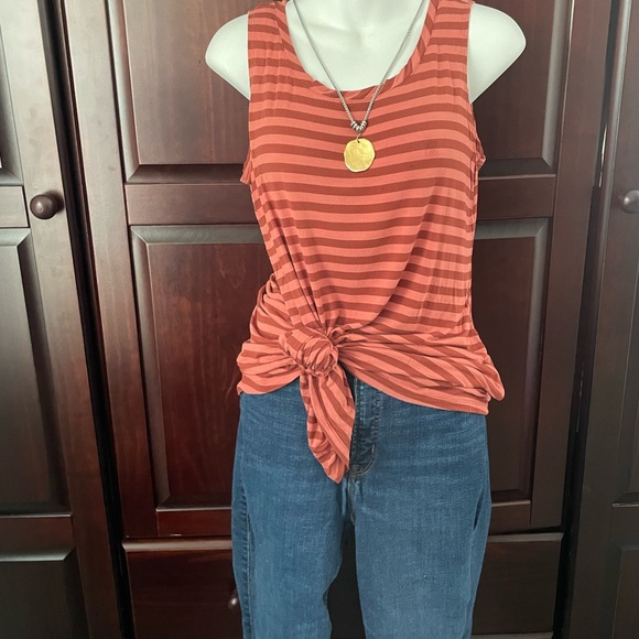 Striped Tunic Tank Top - Picture 4 of 8